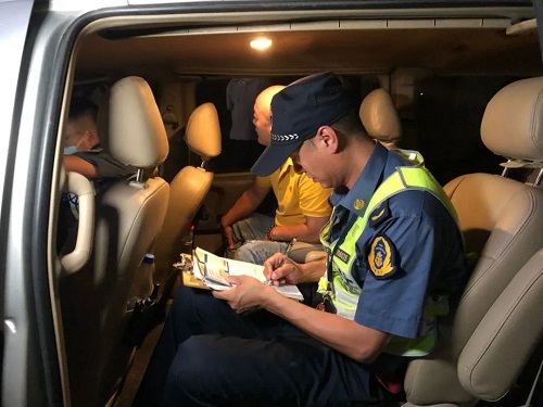 松江加大非法客運整治力度，司機與網(wǎng)約車平臺一起處罰