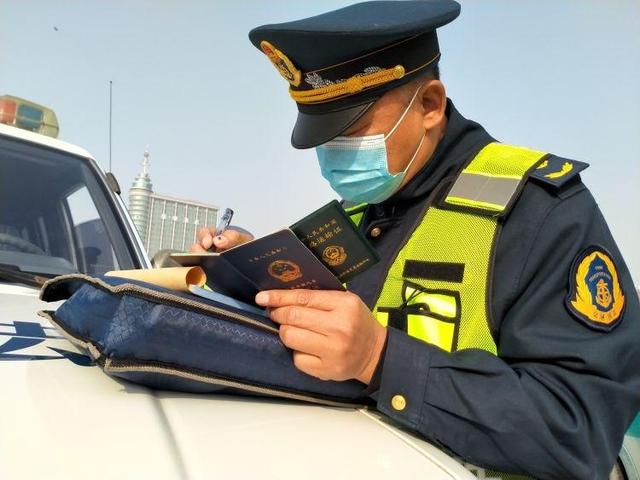 淄博查處非法網(wǎng)約車 規(guī)范車容車貌