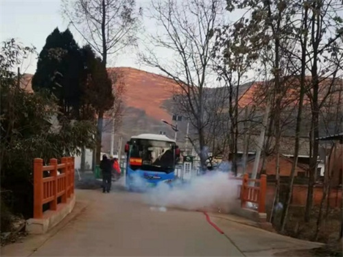 11月30日，隴縣通往流渠村南坡的定制公交車正式開通