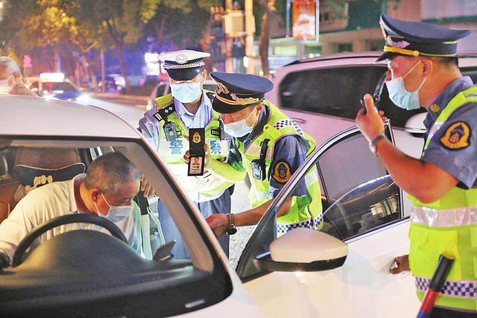 全國多地開始加速推進網約車合規(guī)化進程