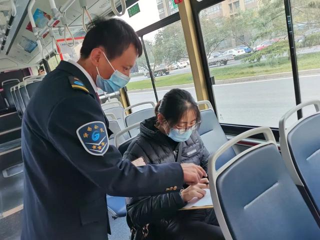 濟南S377定制公交取得了乘客的信任和贊譽