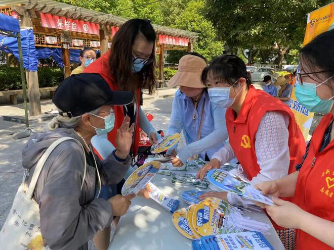 蘇州公交進(jìn)社區(qū)聽民聲解民意，根據(jù)需求開展定制公交線路